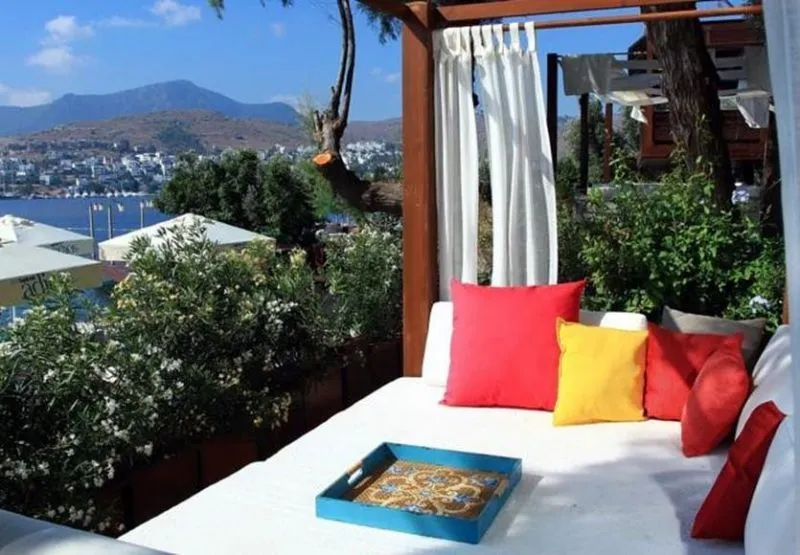 MAKI OTEL