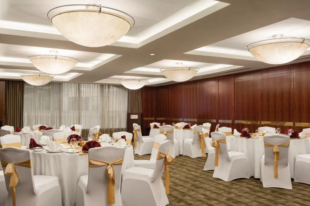 CROWNE PLAZA DUBAI JUMEIRAH (EX. RAMADA BY WYNDHAM JUMEIRAH)