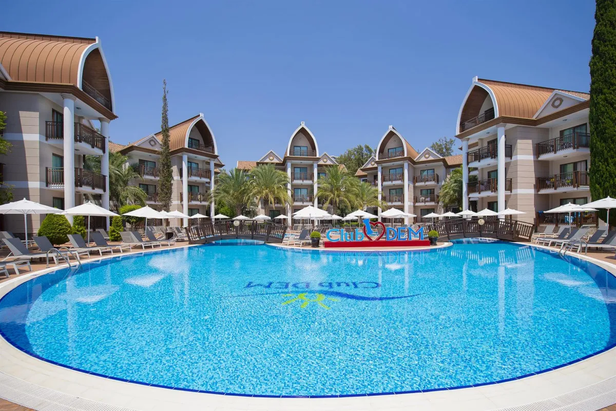 QUATTRO FAMILY CLUB DEM HOTEL HV-1