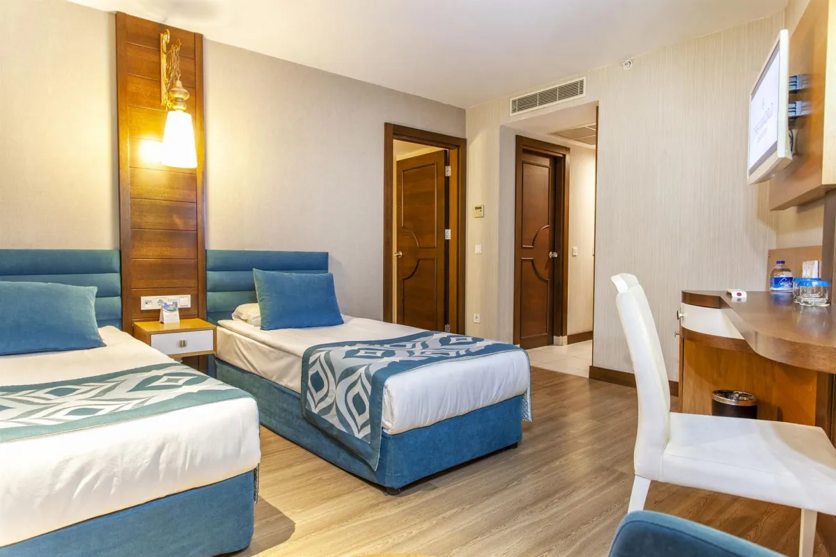 DREAM WORLD RESORT & SPA