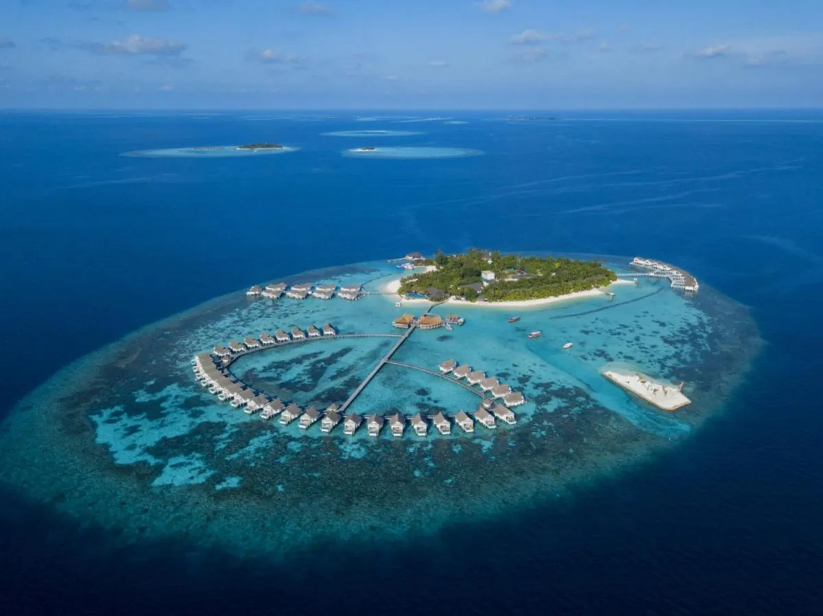 MACHCHAFUSHI ISLAND RESORT & SPA MALDIVES (EX. CENTARA GRAND ISLAND RESORT & SPA MALDIVES)