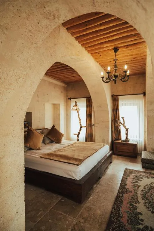HU OF CAPPADOCIA