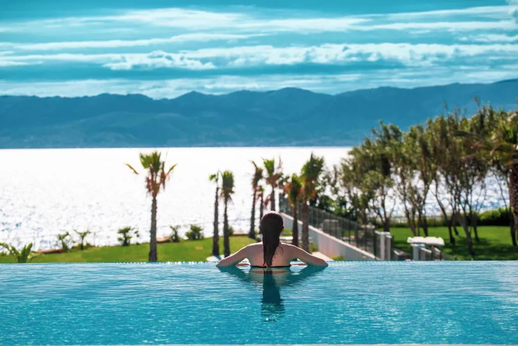 ONLIVE DELUXE HOTEL