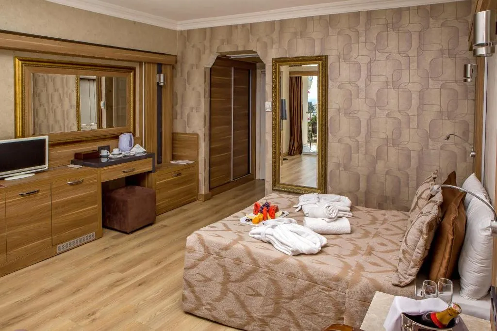 LAUR HOTEL EXPERIENCE & LAUR HOTELS ELEGANCE (EX.DIDIM BEACH ELEGANCE)