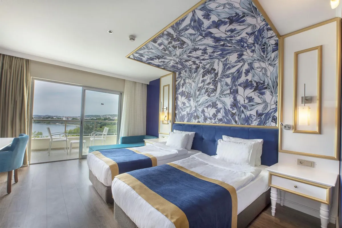 UTOPIA BEACH CLUB