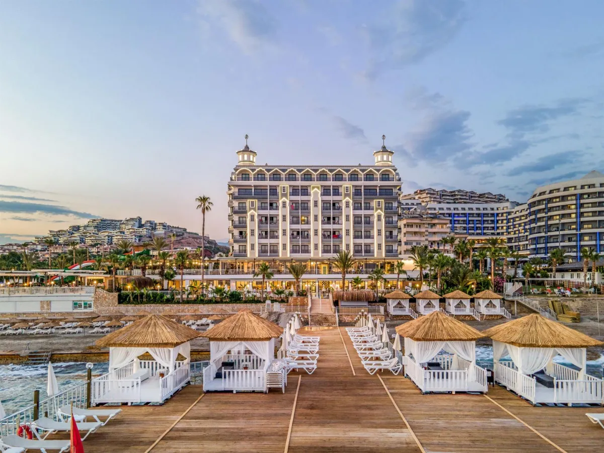 ARIA RESORT & SPA (EX. MIRADOR HOTEL)
