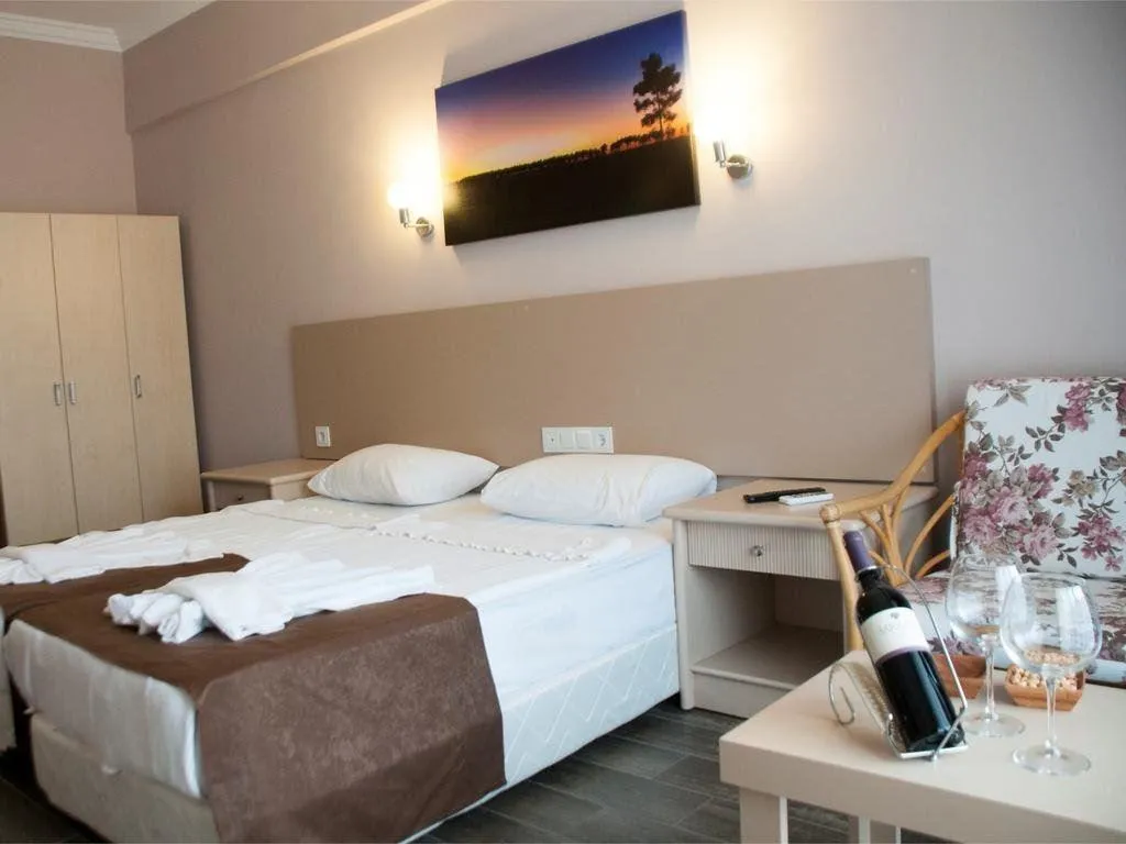 KLAS MORE BEACH HOTEL