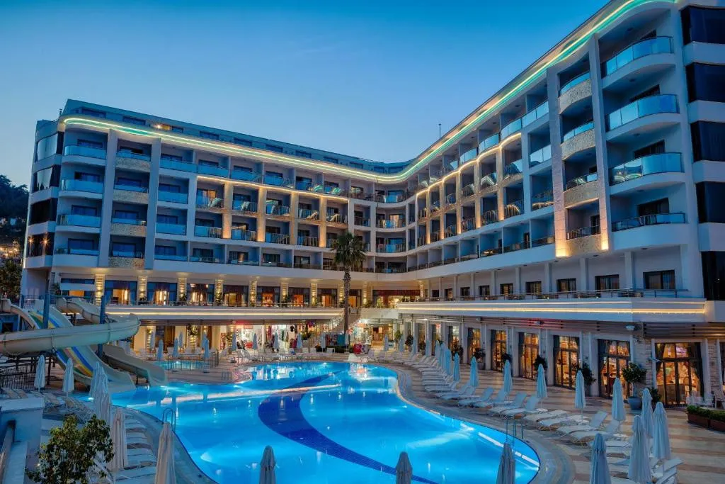 GOLDEN ROCK BEACH HOTEL