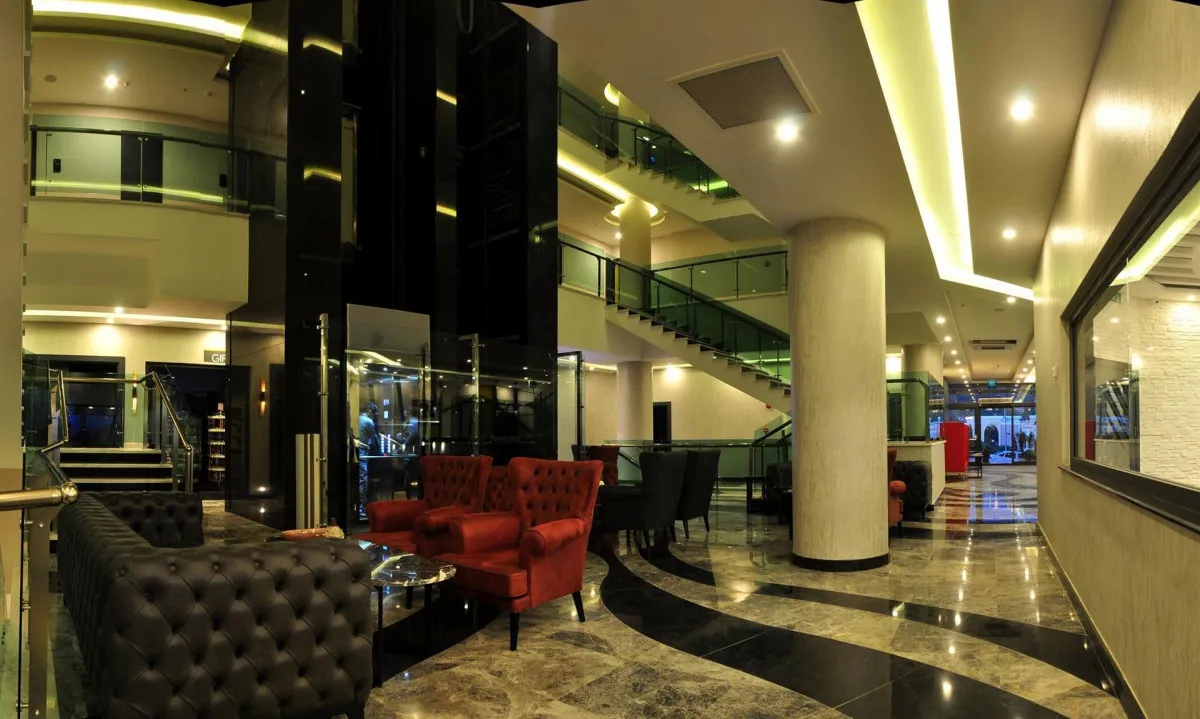 CAMPUS HILL HOTEL