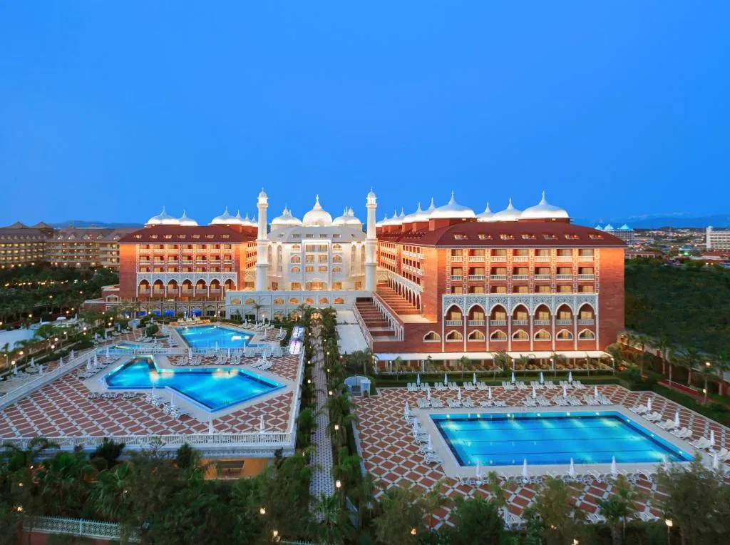 ROYAL TAJ MAHAL HOTEL