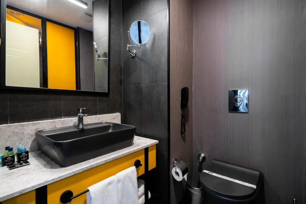 ARNOR DE LUXE HOTEL & SPA