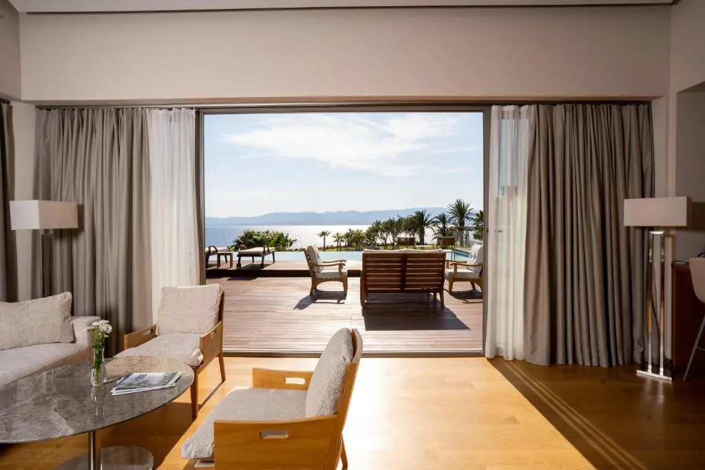 ONLIVE DELUXE HOTEL