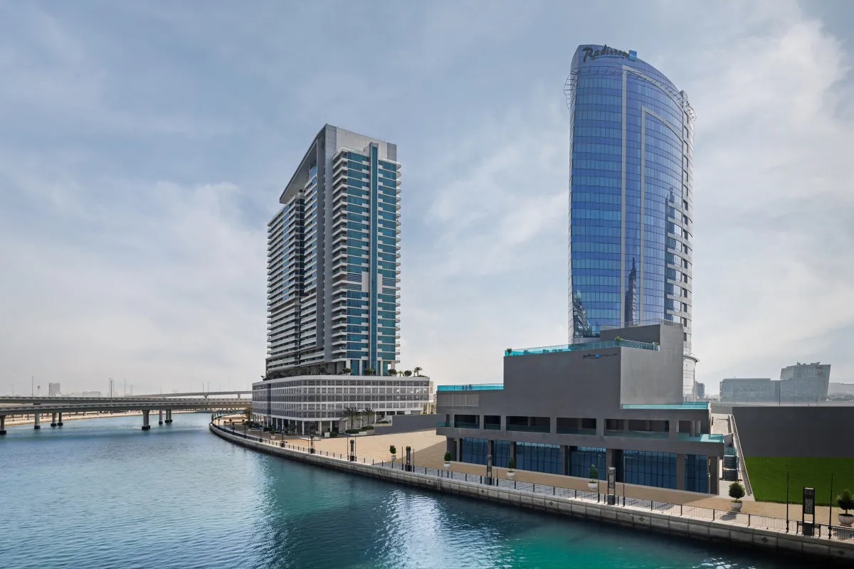 RADISSON BLU HOTEL DUBAI CANAL VIEW