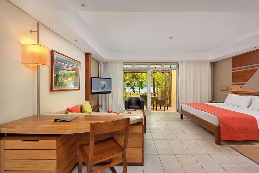 SHANDRANI BEACHCOMBER RESORT & SPA