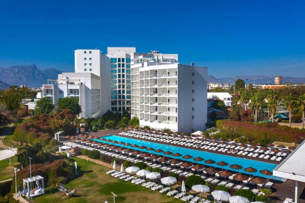 HOTEL SU (EX. SU & AQUALAND; HILLSIDE SU)