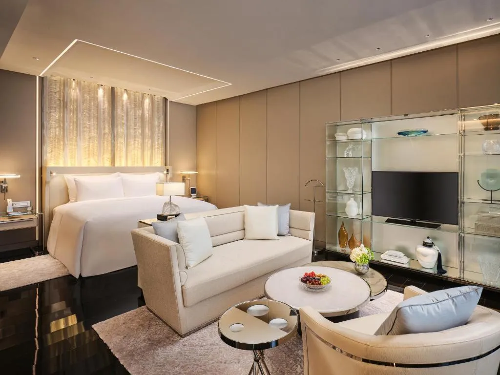 J HOTEL, SHANGHAI TOWER
