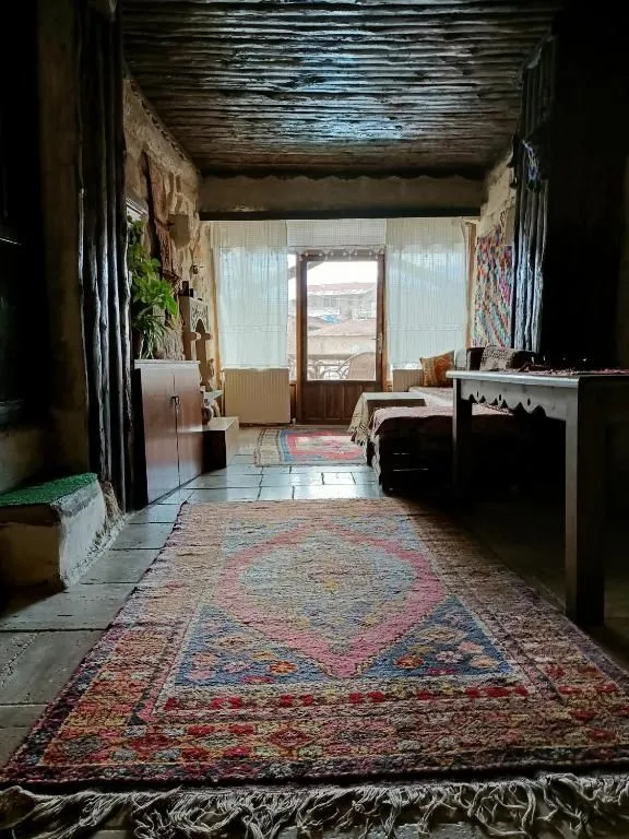 NATURELS CAVE HOUSE