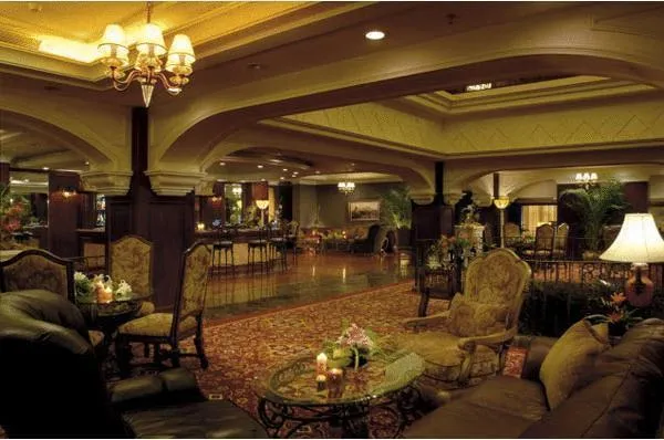 HOWARD JOHNSON REGAL COURT