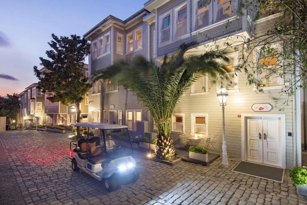 HAGIA SOFIA MANSIONS ISTANBUL CURIO COLLECTION BY HILTON