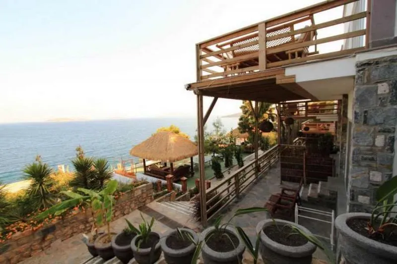 SHAMANA HOTEL & SPA