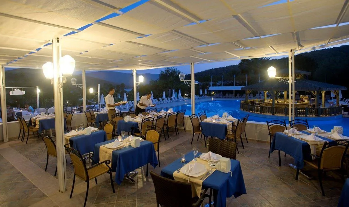 GREEN BAY RESORT (EX. CRYSTAL GREEN BAY RESORT & SPA)