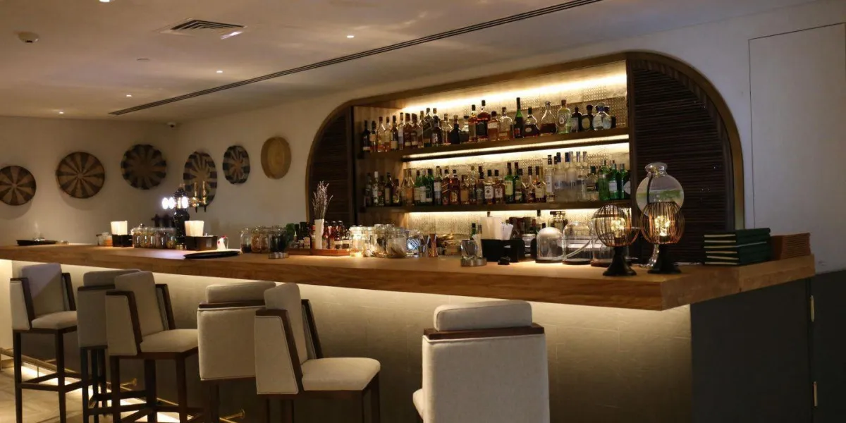 VOCO DUBAI (EX. NASSIMA ROYAL HOTEL)