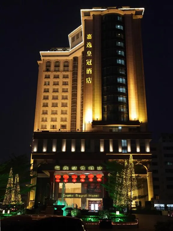 GRAND ROYAL