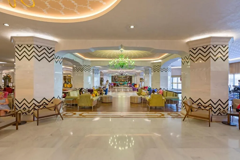 ROYAL TAJ MAHAL HOTEL