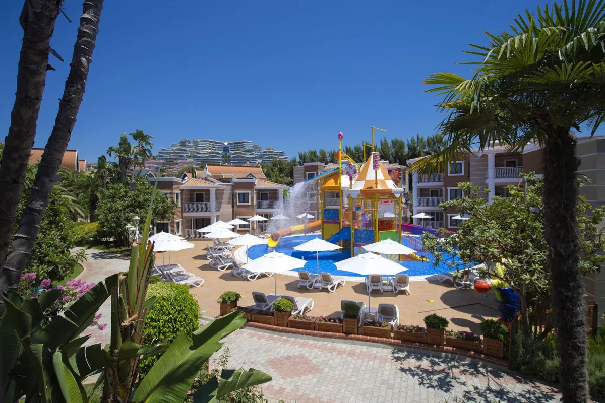 QUATTRO FAMILY CLUB DEM HOTEL HV-1
