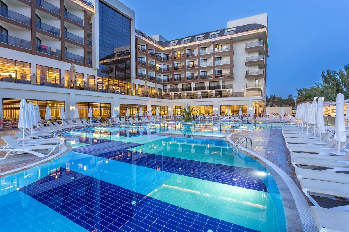 GLAMOUR RESORT & SPA