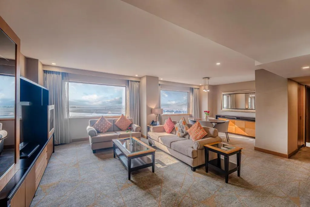 THE GALLERIA RESIDENCE HYATT REGENCY