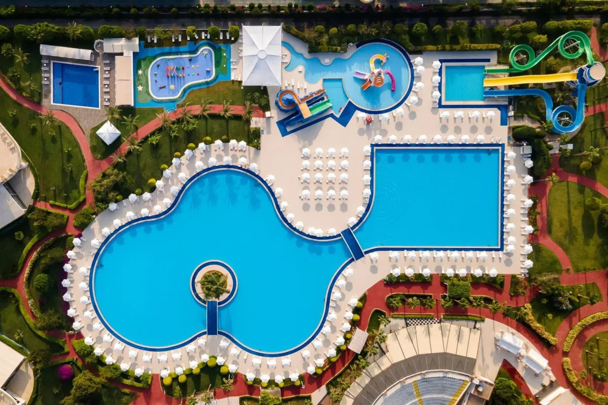 MIRACLE RESORT