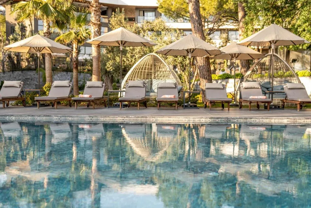 UNIQUE LIFE STYLE HOTEL
