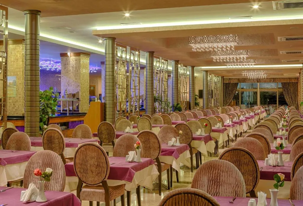 GOLDEN ROCK BEACH HOTEL
