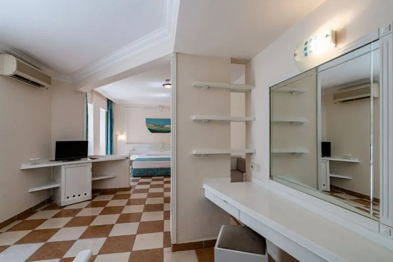 THE GARDEN BEACH (EX. GANITA GARDEN SUITE, LIFE ATLIBAY)