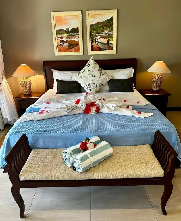 EDEN ISLAND LUXURY ACCOMMODATION
