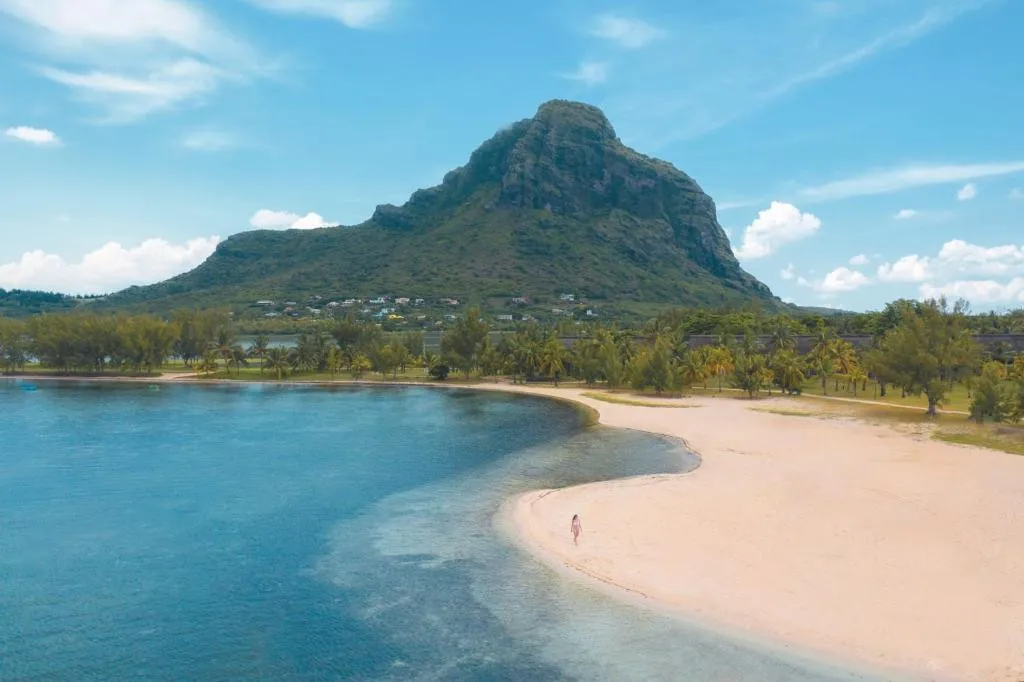 PARADIS BEACHCOMBER GOLF RESORT & SPA