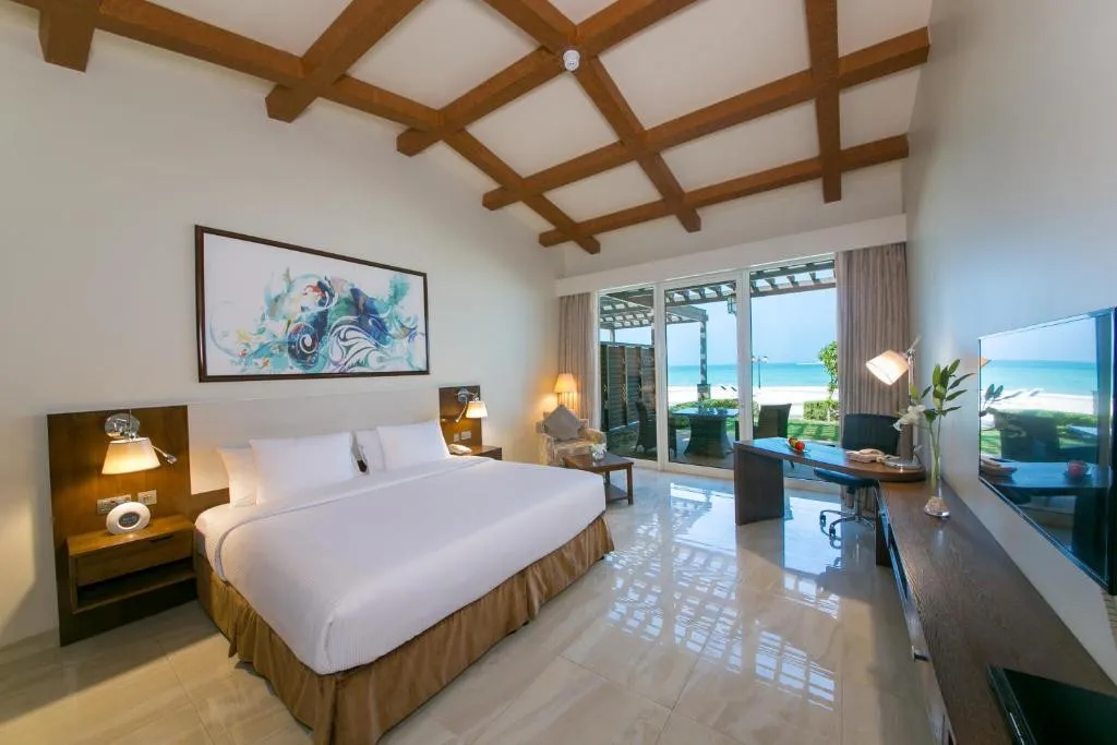 DANAT JEBEL AL DHANNA RESORT