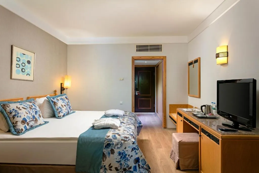 XANADU RESORT HOTEL