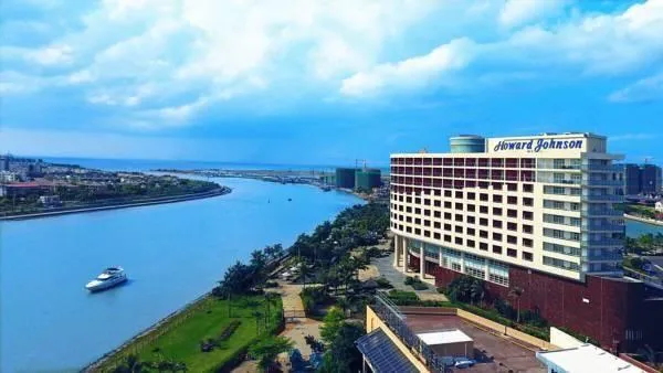 HOWARD JOHNSON NEW PORT RESORT