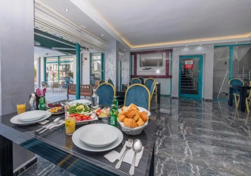 THELUNA CITY HOTEL