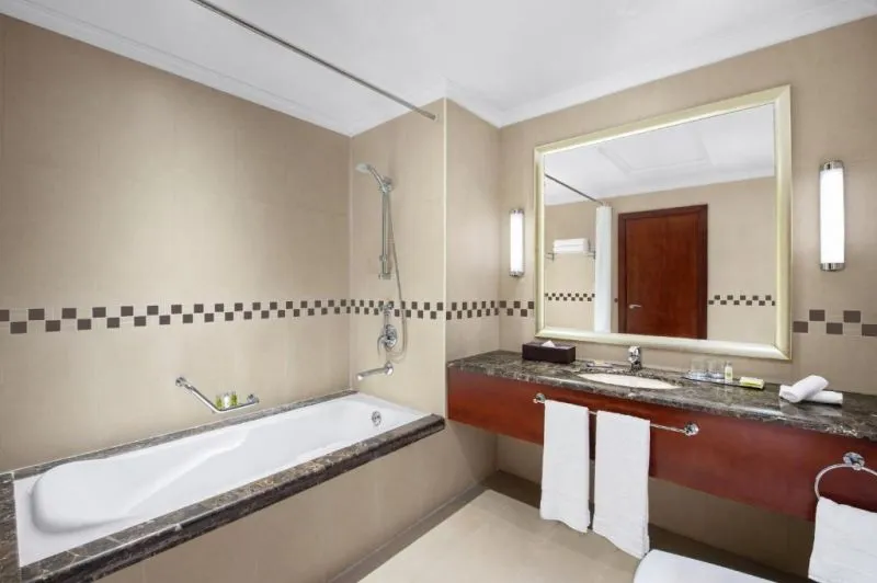 DOUBLETREE BY HILTON RAS AL KHAIMAH CORNICHE & RESIDENCE