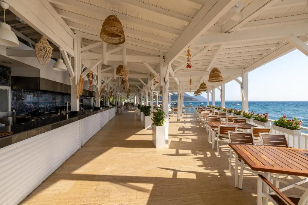 CRYSTAL FLORA PEARL COLLECTION (EX. CRYSTAL FLORA BEACH RESORT)