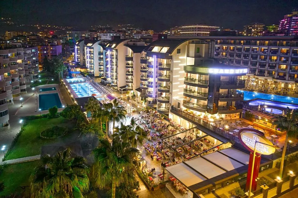 GRAND UYSAL BEACH & SPA HOTEL
