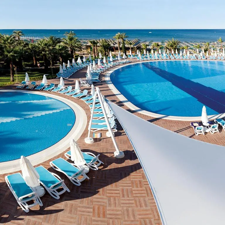 PALOMA OCEANA RESORT