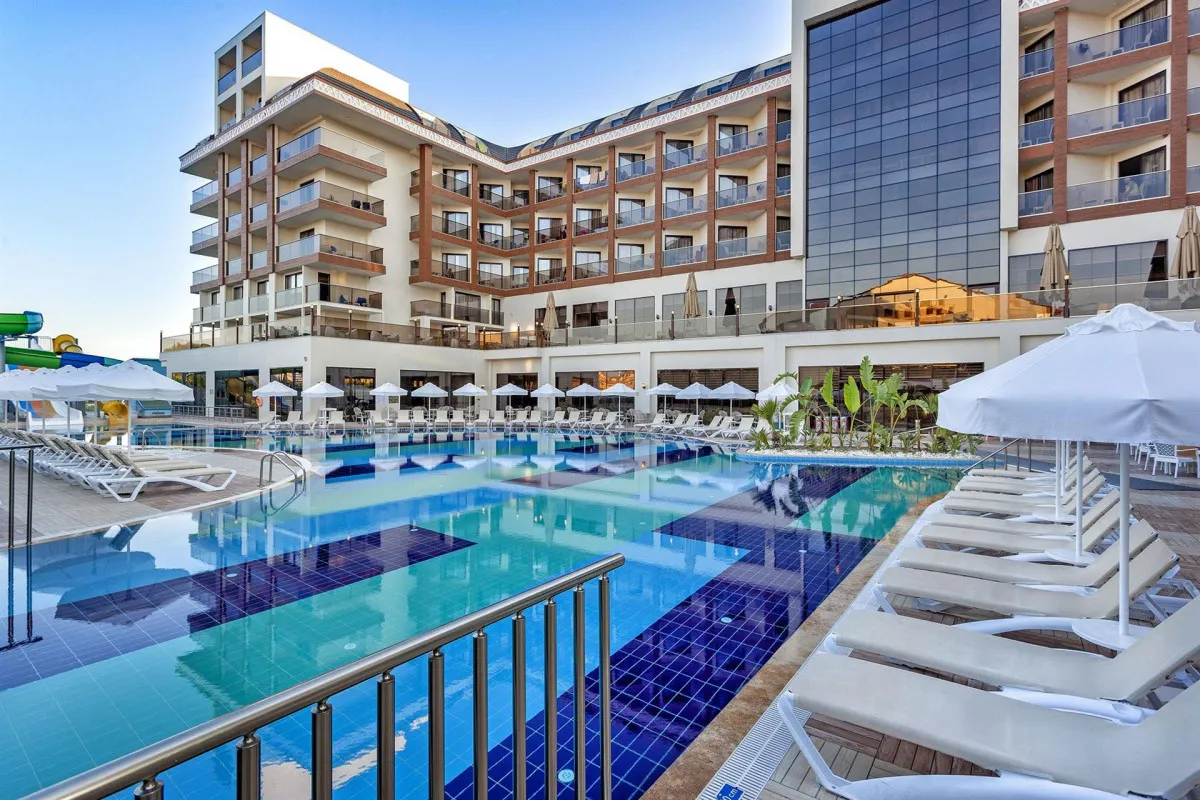 GLAMOUR RESORT & SPA