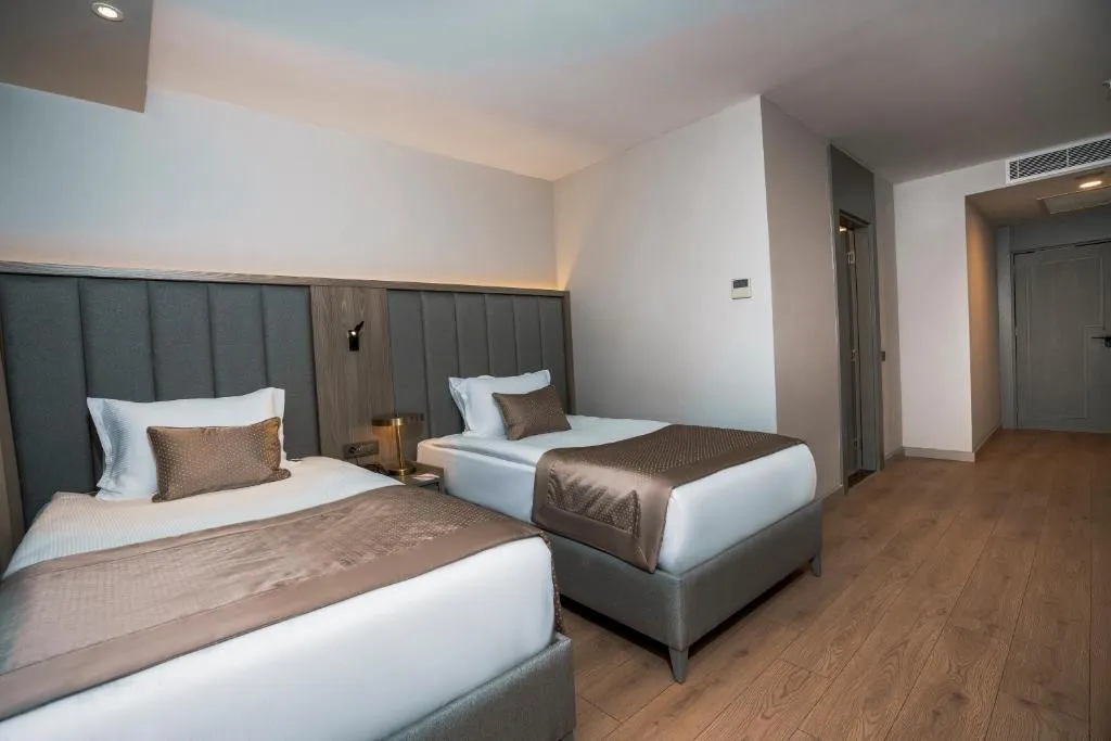 RENEX HOTEL