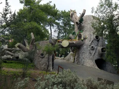 HOLIDAY AREA GREEN RESORT