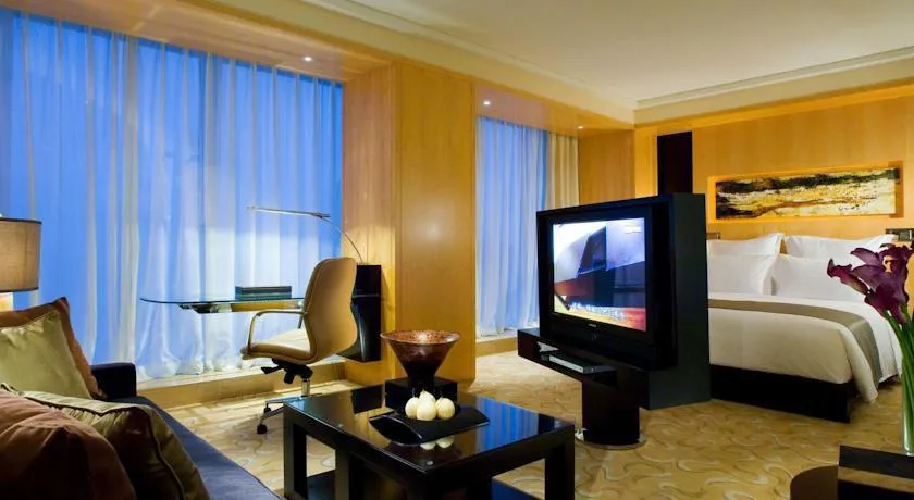 CONRAD SHANGHAI (EX. LE ROYAL MERIDIEN SHANGHAI)