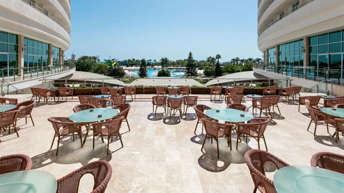 MIRACLE RESORT